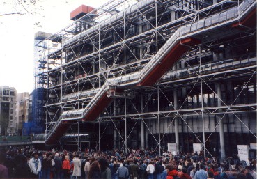 Le Centre Pompidou (front)